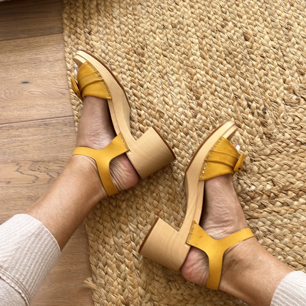 Swedish Hasbeens Beautiful NWT Bow Yellow Retro Vintage Clog Sandal size 7.5 & 8 - Picture 4 of 16